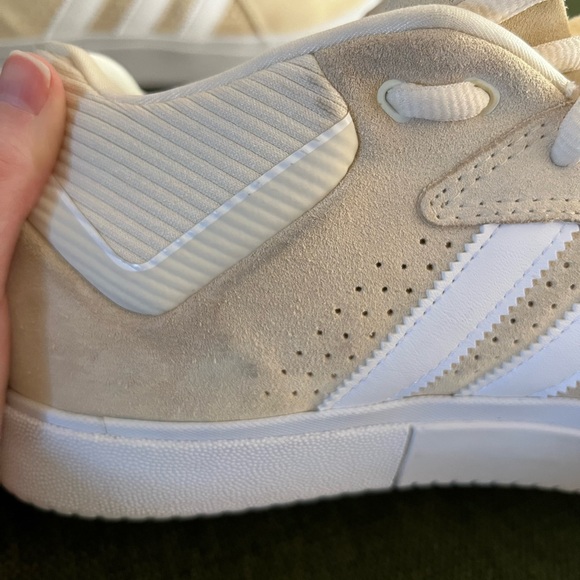 Adidas | Tyshawn Mid Off-White skate shoes - Picture 5 of 14